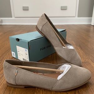 Tom’s Julie Desert Taupe Suede Flats: 7.5